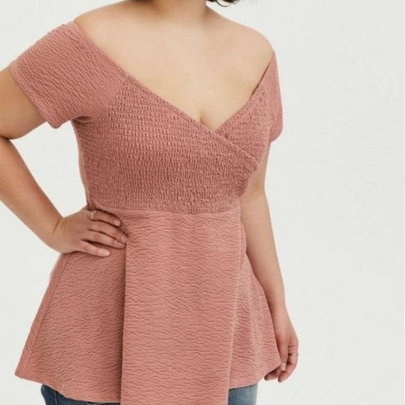 Torrid Women's Sz 0/ US Sz L Textured Knit Off-Shoulder Babydoll Top Shortsleeve - Picture 1 of 10
